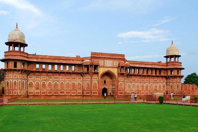 Private Day Tour of Taj Mahal and Agra Fort By Super fast train - Stop 1: Taj Mahal in a well-paced 2-hour visit