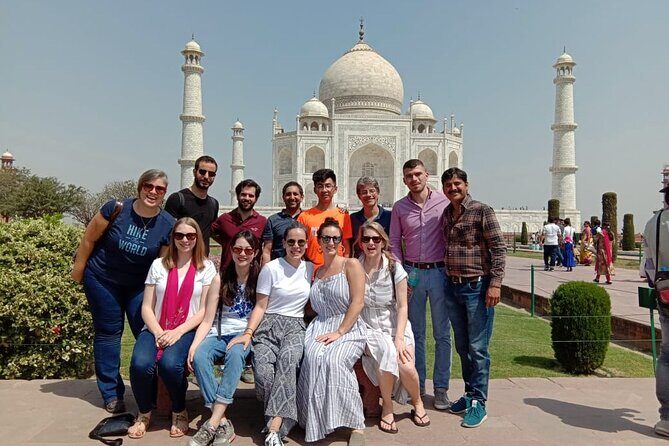 Private Day Tour Tajmahal Agra From Delhi - Lunch break in an AC local restaurant: a needed reset
