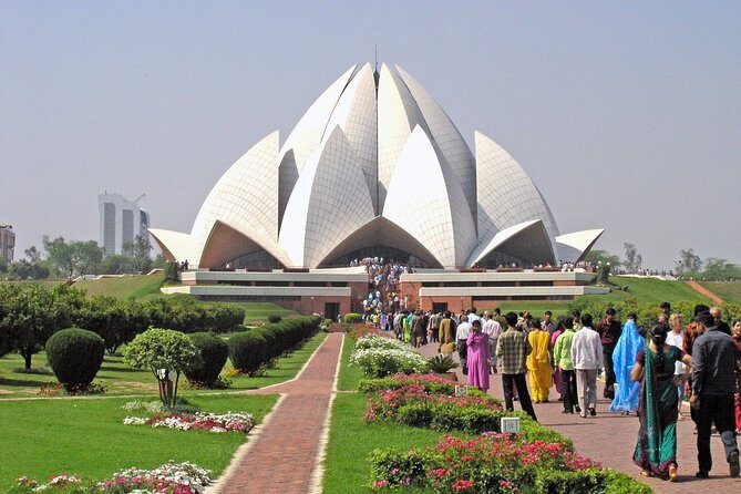 Private Delhi tour with Lotus Temple, ISKCON and Connaught Place with Dinner - How This 6-Hour Private Tour Works in Afternoon Delhi