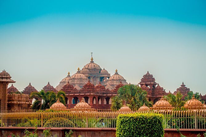 Private Evening Tour of Akshardham Temple with Musical Fountain Show - Price and logistics: does $52 per person feel worth it?