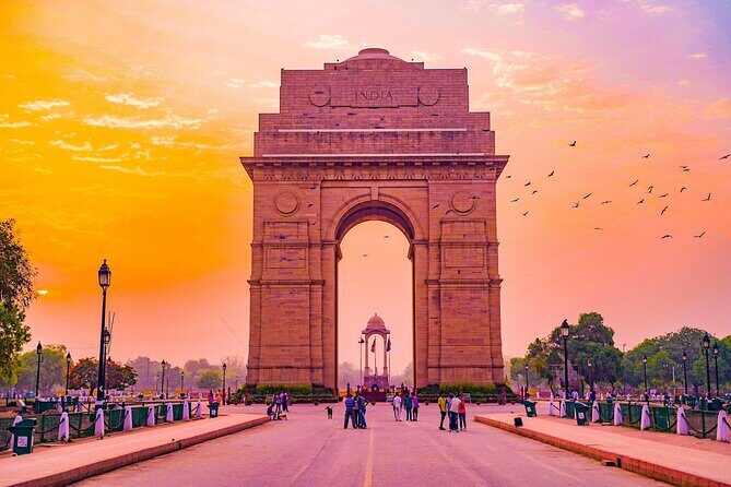 Private Full Day Guided Tour of Delhi and Old Delhi - Qutub Minar: a photography stop that also gives you history
