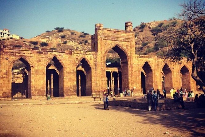 Private Full Day Jaipur Sightseeing Tour By Tuk-Tuk (Rickshaw) - Markets, artisans, and Rajasthani street food breaks