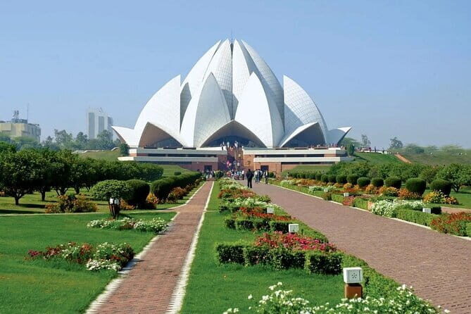 Private Full Day New and Old Delhi City Tour - Old Delhi: Red Fort Area, Chandni Chowk by Rickshaw, and Jama Masjid