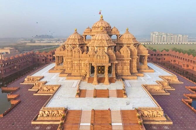Private Full-Day Old Delhi and New Delhi City Tour - India Gate: a short stop that helps you understand the capital