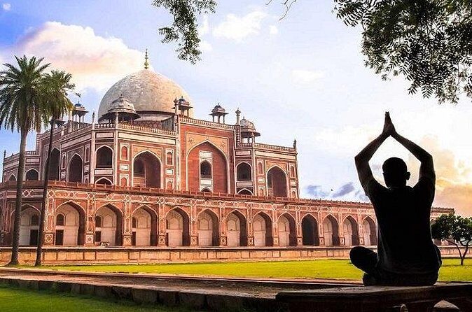 Private Full Day Tour of Old and New Delhi - Food, bottled water, and timing: keeping energy up for an 8-hour day
