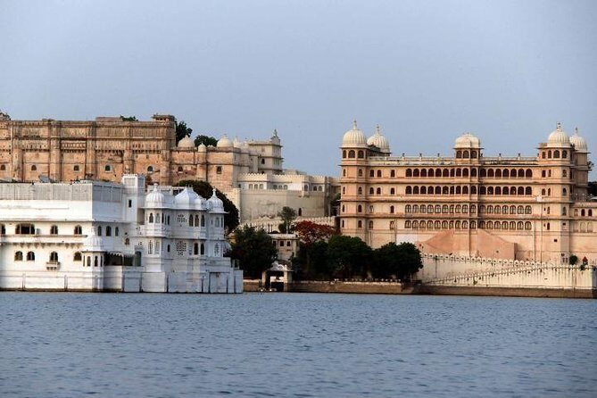 Private Full-Day Tour to Ranakpur and Kumbalgarh from Udaipur - Private guide and included entry fees: where the $68 value shows up