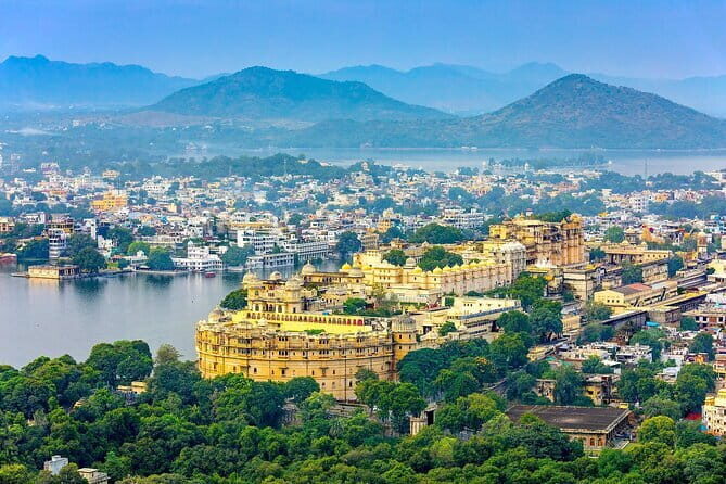 Private Full Day Udaipur Sightseeing Tour with Optional Guide - Lake Pichola and Jagmandir: the optional boat ride that changes the day