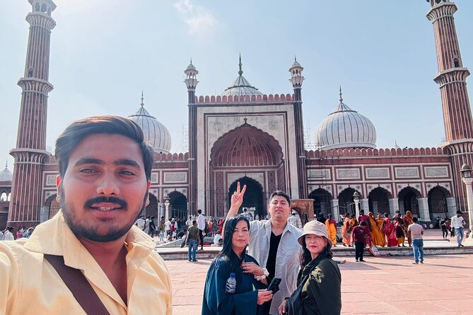 Private Full or Half Day Old and New Delhi City Tour - Jama Masjid and Old Delhi’s street rhythm: where the day comes alive