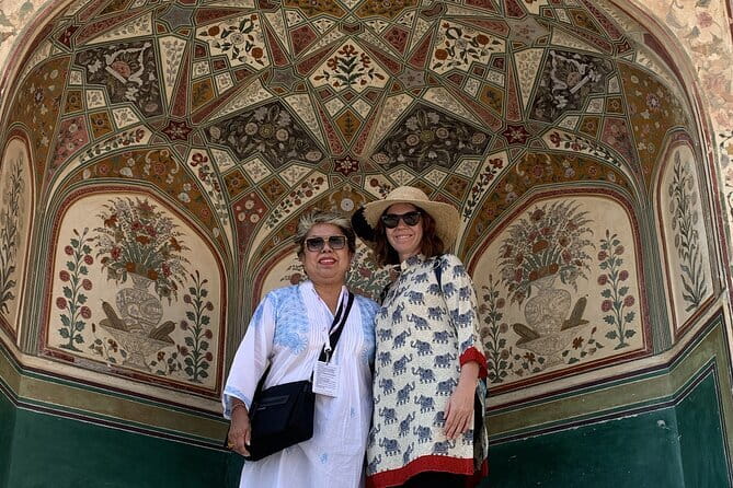 Private Guided City Tour of Jaipur - How the tour starts: pickup, comfort, and a quick Hawa Mahal orientation