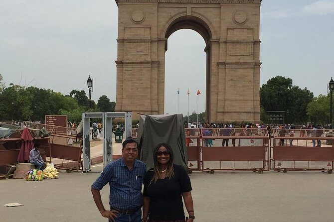 Private Guided Tour of Old and New Delhi - Chandni Chowk by Rickshaw: Spices, Narrow Streets, and Fast Reality Checks