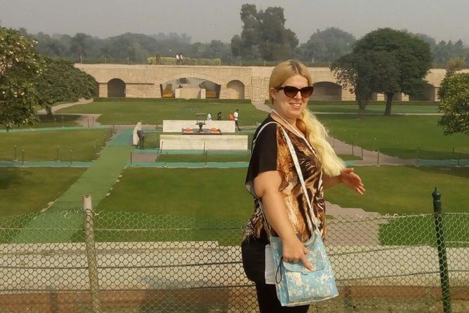 Private Half-Day 4 Hours New Delhi City Tour - Pick-Up Day Flow: AC Comfort and a Guide Who Keeps You Focused