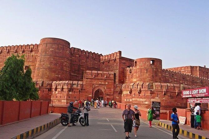 Private Half Day Sunrise Tour of Taj Mahal from Agra - Getting picked up in a private AC car (and why timing matters)