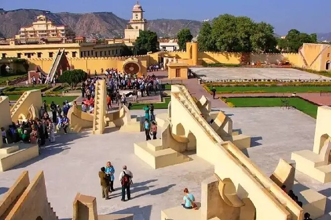 Private Jaipur City Tour by Tuk Tuk Or Car - Jal Mahal and Panna Meena ka Kund: water stories and photo-friendly contrasts