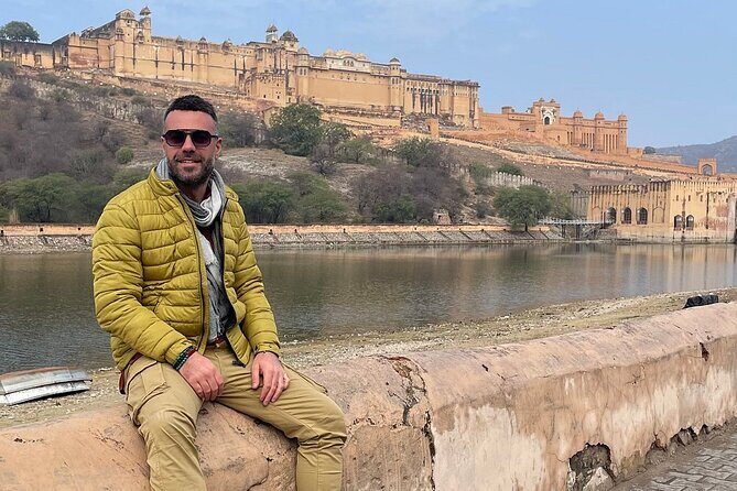 Private Jaipur Half-Day: Amber Fort, Stepwell, Jal Mahal & Gaitor - Amber Fort (Amer): Rajput architecture and the hilltop view effect
