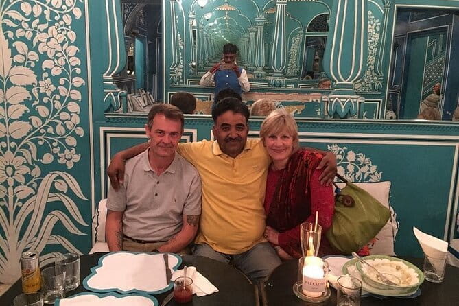 Private Jaipur Sightseeing Tour with Car and Guide - Hawa Mahal: 45 minutes of lattice perfection and street views