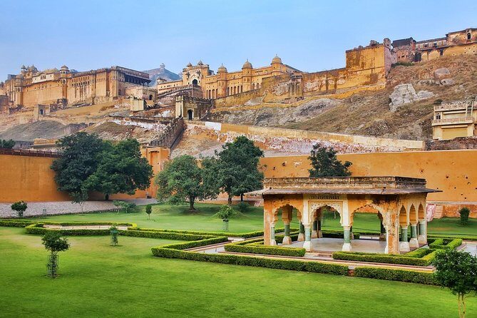 Private Jaipur Tour by Express Train from Delhi - Hawa Mahal at the city edge: what the 1799 facade is really for