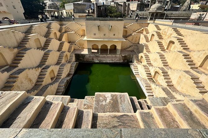 Private Jaipur Tour with Guide & All Entry Tickets - Stop 2: Panna Meena ka Kund Stepwell (The 30-Minute Social Hub)