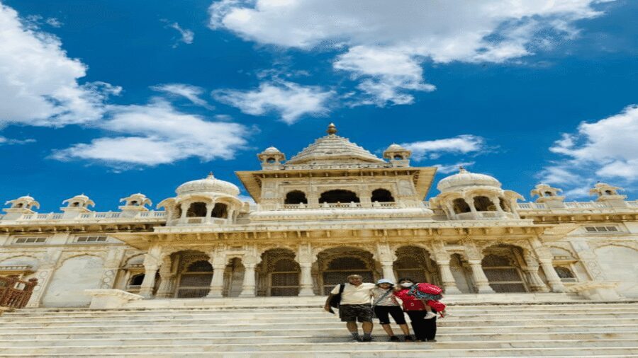 Private Jodhpur Blue City Tour with Hotel Pickup and Dropoff - Food and Drink: Small Inclusions That Save the Day