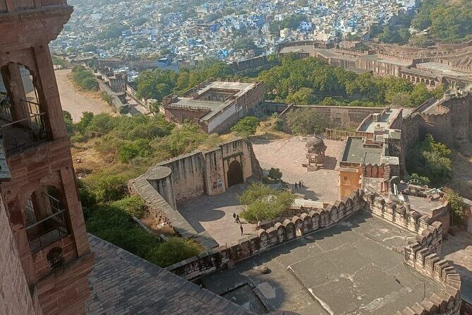 Private Jodhpur Blue City Walking Tour with Guide - Stop 3: Navchowkiya lanes for blue houses and market life