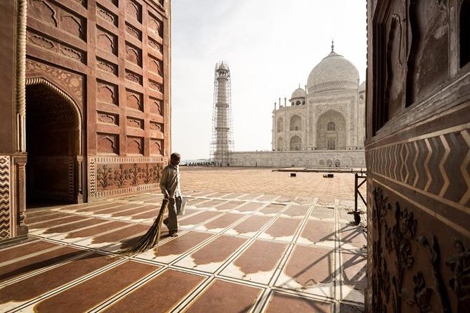 Private Luxury Delhi, Agra, Jaipur & Varanasi from Delhi - 5 Nights 6 Days Tour - Day 4: Fly to Varanasi and Ease Into Kashi After Airport Pickup