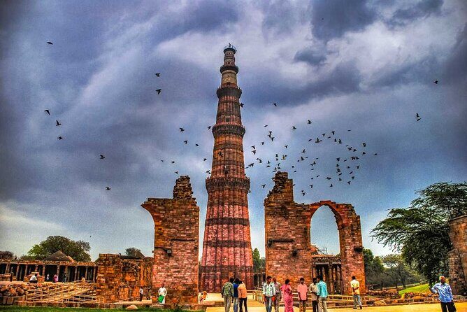 Private New Delhi Tour by Car - Pickup from the airport and how the day typically flows
