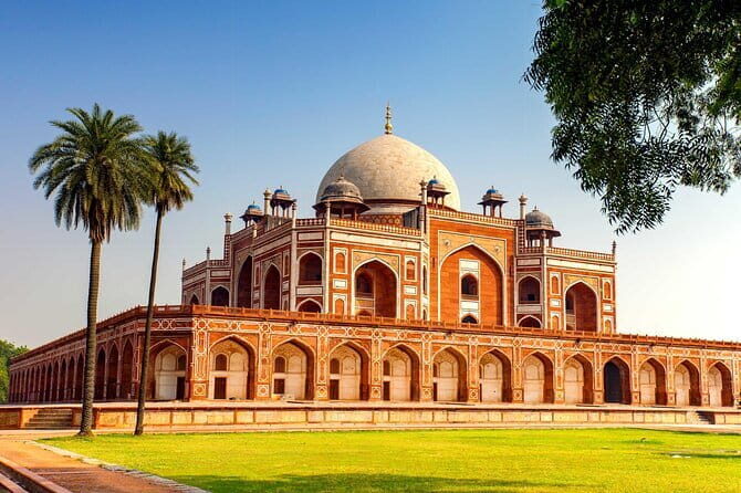 Private Old and New Delhi Full-Day Guided Tour all Inclusive - Old Delhi Morning: Jama Masjid and the Chandni Chowk reality check