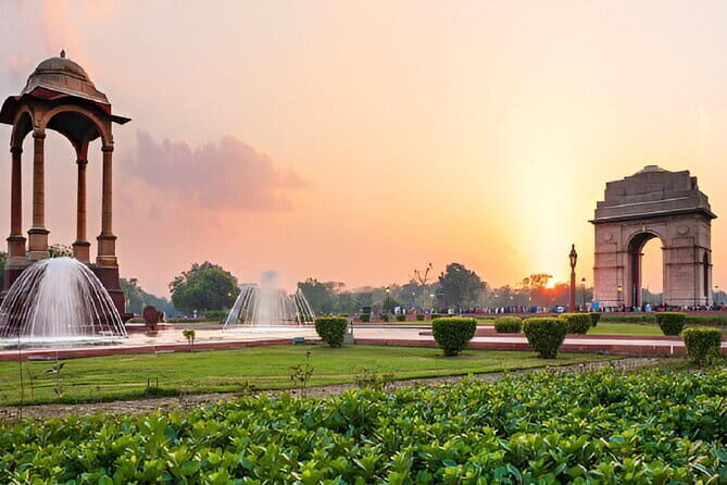 Private Old and New Delhi Full-Day Guided Tour all Inclusive - Price and logistics: what $33.34 really buys you