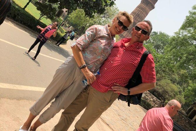 Private Old and New Delhi Tour in 8 Hours With Entrances and Lunch - India Gate photo stop and the drive past Red Fort and government buildings