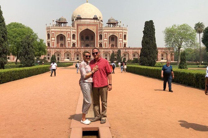 Private Old and New Delhi Tour in 8 Hours With Entrances and Lunch - Lunch that keeps the day moving (and what you should bring mentally)