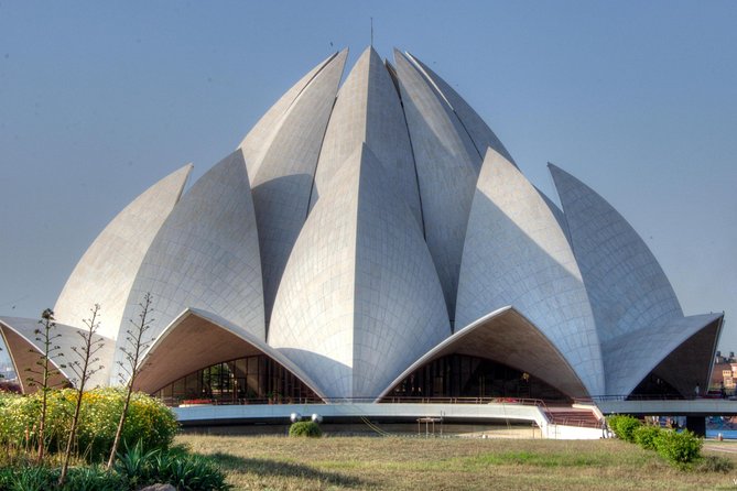 Private Old and New Delhi Tour With Lunch - Pickup at 9:00 and the rhythm of private AC transport