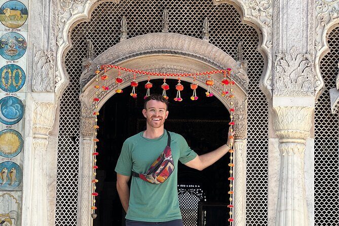 Private Old Delhi Heritage and Spice Market Tour - Meeting at Gumbad Cafe and ending near Chandni Chowk
