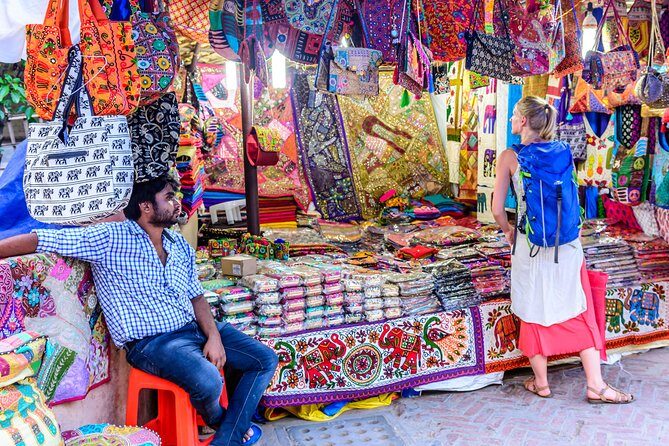 Private Old Delhi Walking And Tasting Guided Tour - Digambar Jain Temple: A Free Stop That Adds Real Depth