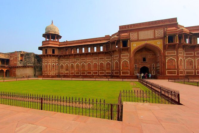 Private One Day Trip to Agra from Delhi by Superfast Train - Gatimaan Express from H. Nizamuddin to Agra Cantt: comfort at speed