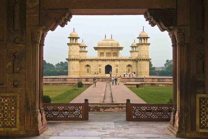 Private One Day Trip to Agra from Delhi by Superfast Train - ITC Mughal buffet lunch: fuel in a high-end setting, not a roadside scramble