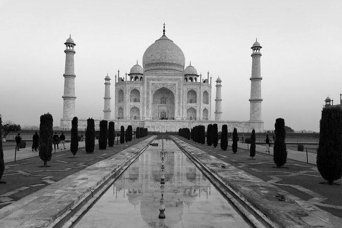Private Taj Mahal & Agra Fort Tour, Dine with a View - Optional pro photographer at the Taj Mahal