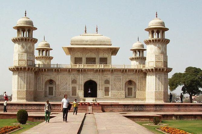 Private Taj Mahal and Fatehpur Sikri Tour From Delhi with Lunch - From Delhi to Agra in an air-conditioned car