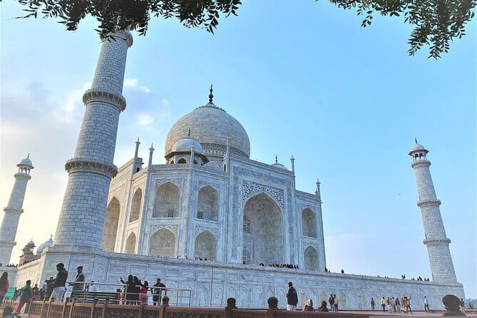 Private Taj Mahal And Monuments Tour From Jaipur By Car - Safety, crowd flow, and the one red flag to take seriously