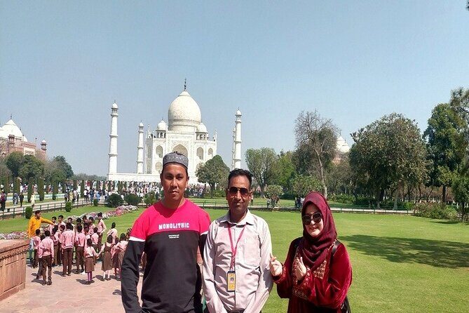 Private Taj Mahal Day Tour from Delhi by Car - All Inclusive - Courtyard lunch at a 5-star hotel: why this stop is more than food