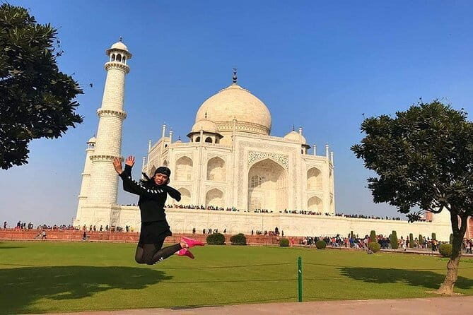 Private Taj Mahal Sunrise Tour and Agra Sightseeing from Delhi - Agra Fort: red sandstone power, not just famous walls
