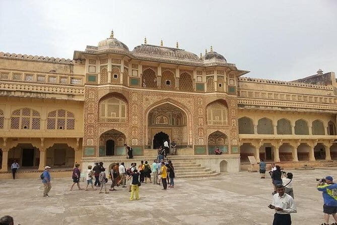 Private Tour: Delhi Photography Tour - New Delhi photography time: making room for people, houses, and local stories