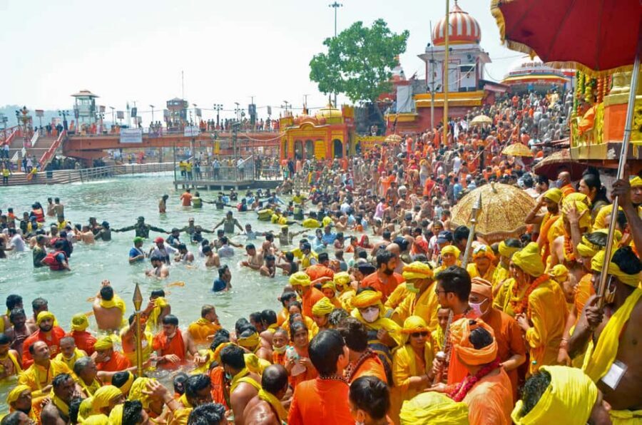 Private Tour: Haridwar & Rishikesh Same Day Tour From Delhi - Entering Haridwar at Har Ki Pauri: The Ritual You Came For