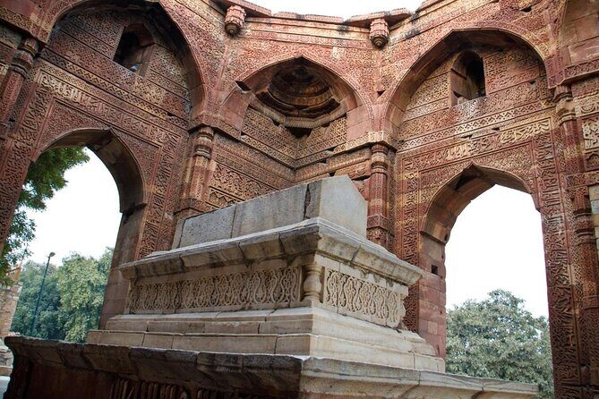 Private Tour in Mehrauli Archaeological Park & Qutub Minar - Key highlights to notice before you go