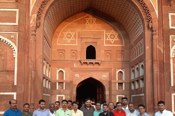 Private Tour of Taj mahal and Agra Fort with Guide & Entry Ticket - Pickup and Transport: The Real-World Money Lesson