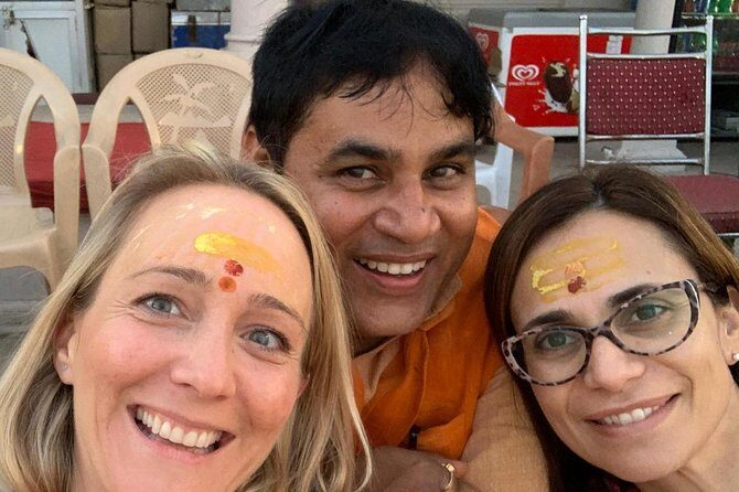 Private tour of Varanasi with official tour guide - Dasaswamedh Ghat Ganga Aarti: what the evening ritual really feels like