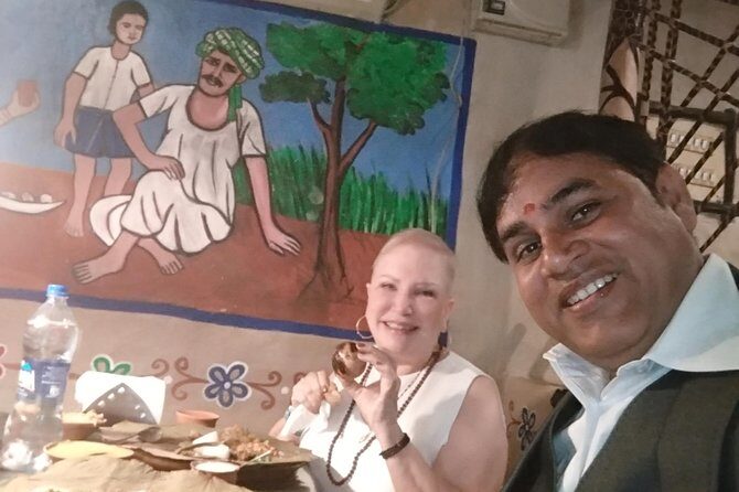 Private tour of Varanasi with official tour guide - Walking the oldest streets: the Kashi Vishwanath area at human speed
