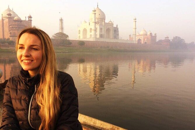 Private Transfer : Agra to New Delhi Airport BY Car - Group size, capacity, and how this works for small parties