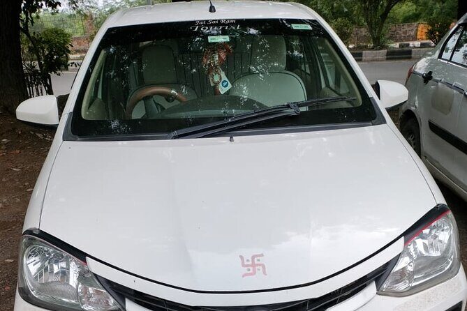 Private transfer from Agra to Varanasi by Car - Using the drive time wisely: comfort breaks and a calm cabin