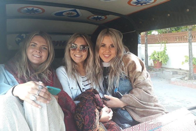 Private Tuk-Tuk Tour of Jaipur with Guide - Meeting up and how the day is paced (pickup to drop-off)