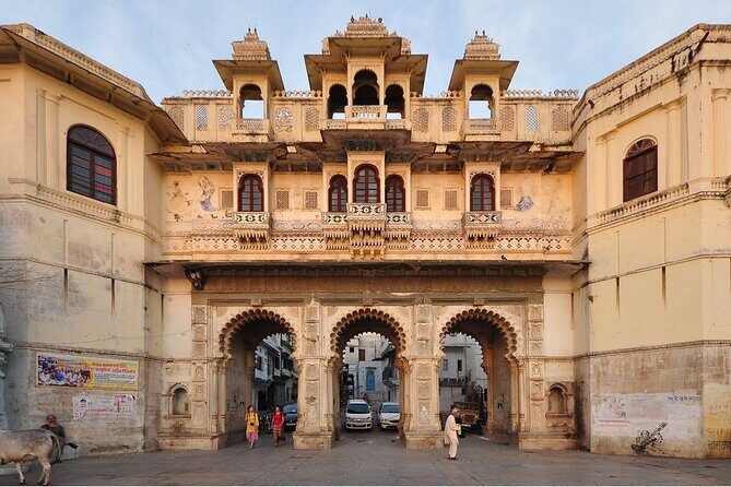 Private Udaipur Shopping Tour with Pickup & Drop-off - Ghantaghar (Clock Tower): fast landmark, smart start