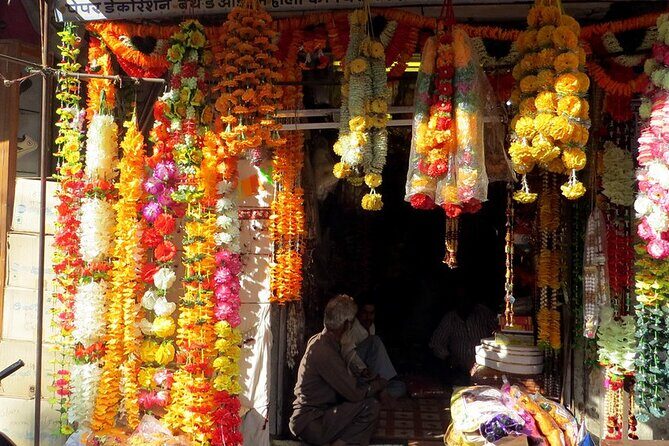 Private Udaipur Shopping Tour with Pickup & Drop-off - Bada Bazaar and Jagdish Chowk: handicrafts plus home décor shopping